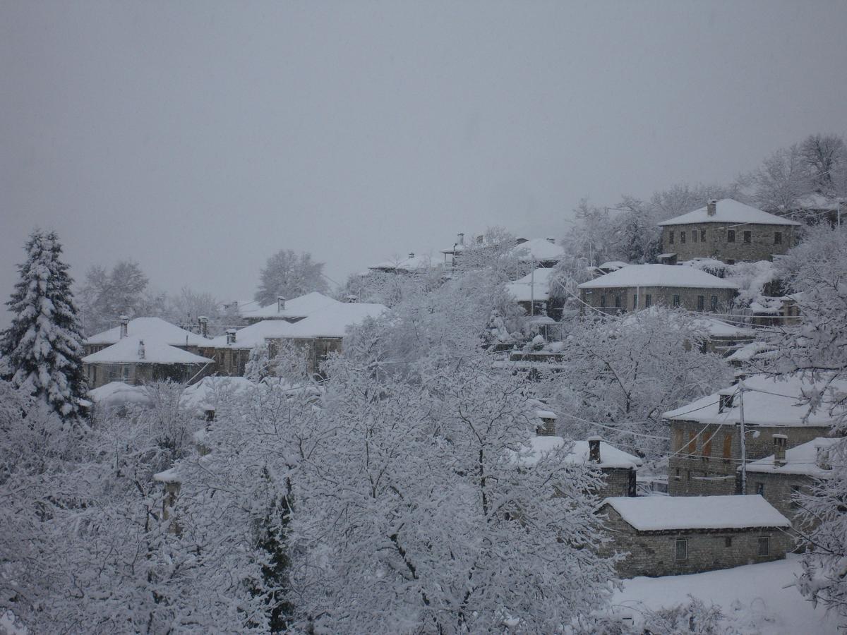 Tritoxo Guesthouse Koukkouli Bagian luar foto