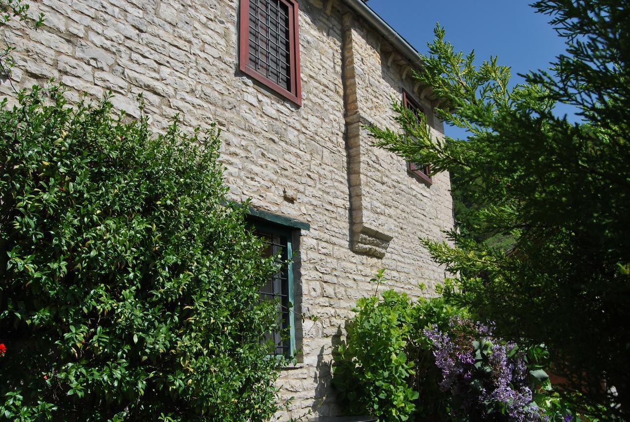 Tritoxo Guesthouse Koukkouli Bagian luar foto